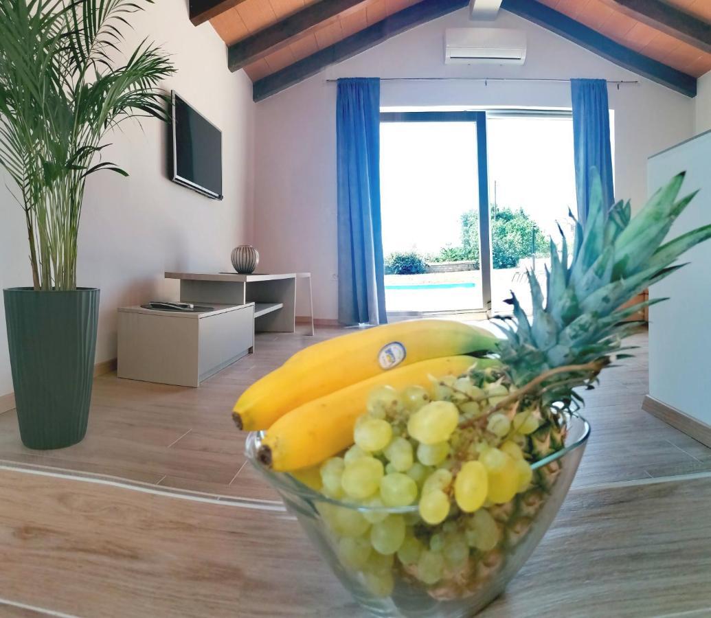 Cozy House With Pool Near Rovinj Apartment Канфанар Екстериор снимка